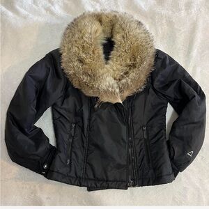 Fur collar jacket/ coat